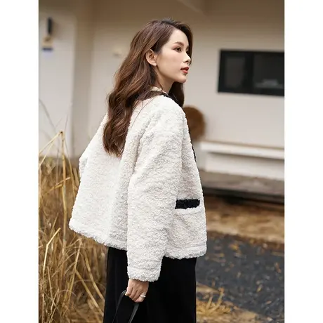 ITISF4/艾夫斯柔软保暖小香风外套图片