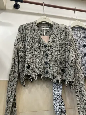 2023秋季新款小众气质甜酷镂空设计毛边V领流苏破洞毛衣开衫外套图片