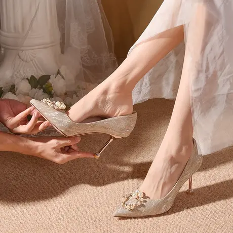 法式婚鞋女秀禾主婚纱两穿2023年新款香槟色水晶新娘高跟鞋不累脚图片