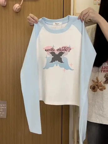 红续复古蝴蝶字母撞色插肩长袖T恤女甜酷风修身打底上衣秋冬新款图片