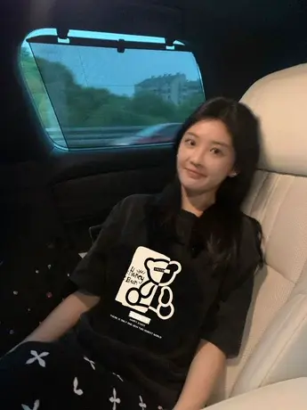 黑色防棉短袖t恤女2023新款夏季欧货小众设计感宽松显瘦体恤上衣图片