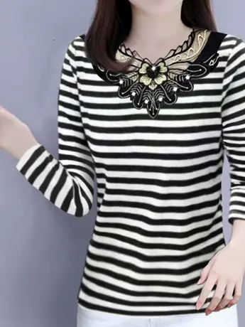 加大码秋冬新款条纹上衣百搭修身显瘦长袖T恤女洋气复古打底衫女图片