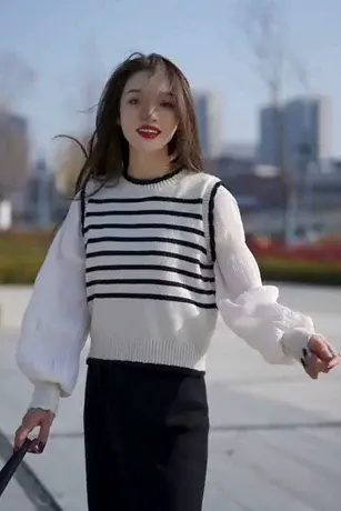 设计感假两件拼接条纹针织衫女春秋冬新款减龄洋气别致泡泡袖毛衣商品大图