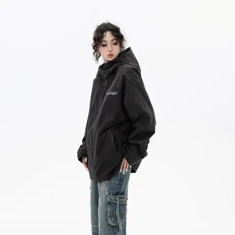 YEP户外三防黑色连帽冲锋衣女春秋2024新款复古爬山宽松夹克外套商品大图