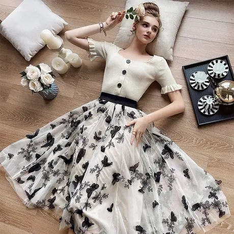 粉红大布娃娃针织衫短袖上衣女2022新款打底修身显瘦薄款短袖方领商品大图