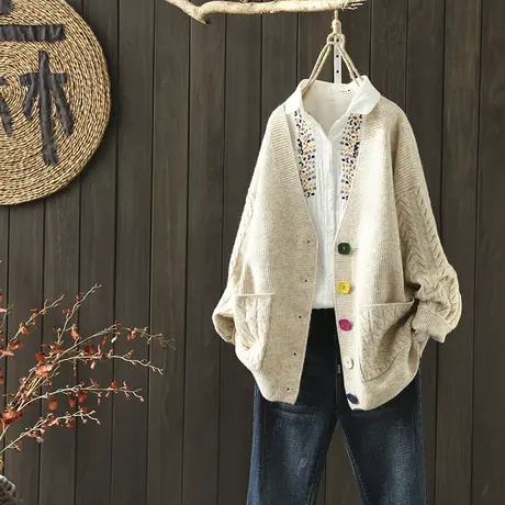 枫谜20年秋冬新款文艺简约彩虹扣针织V领毛衣女宽松显瘦针织外套图片