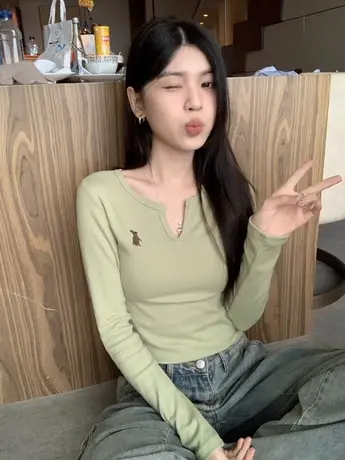 甜美风兔子刺绣长袖打底衫T恤女装秋季修身显瘦短款上衣商品大图