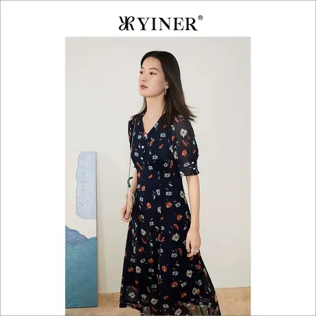 YINER音儿线上专选女装2022夏季碎花印花亮丝V领连衣裙图片