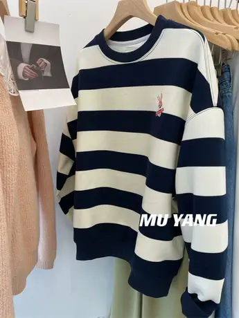 2023新年焕新粉兔子宽松韩版圆领套头卫衣女春秋薄款条纹外套上衣商品大图