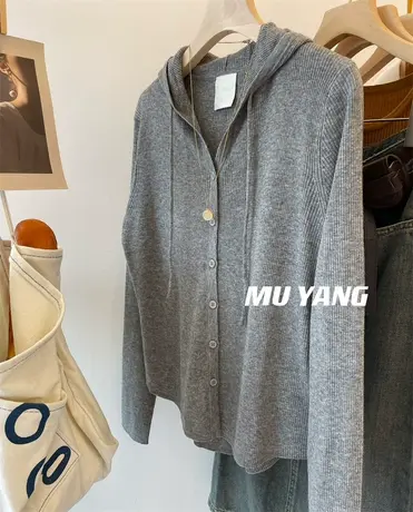 纸片人 ！纽扣连帽针织开衫外套女秋装细羊毛合身显瘦连帽衫上衣图片