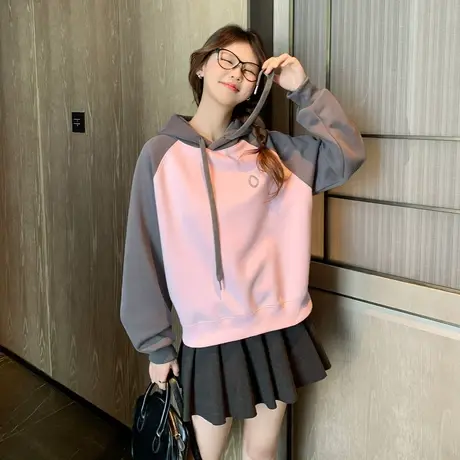 othermix减龄拼色插肩袖连帽卫衣女2024春季新款休闲百搭上衣外套图片