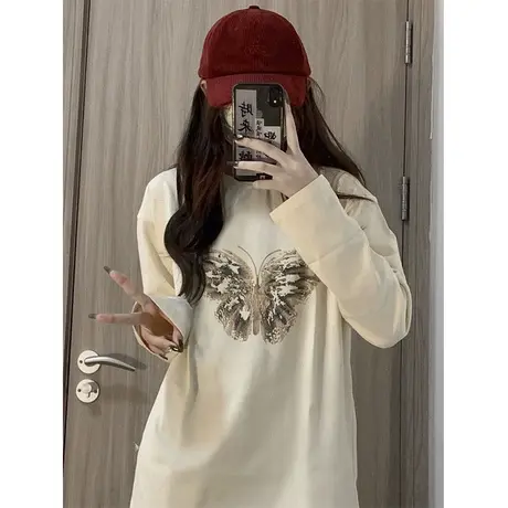 爆款蝴蝶印花长袖t恤女美式打底衫秋冬百搭小众内搭杏色纯棉T恤潮图片