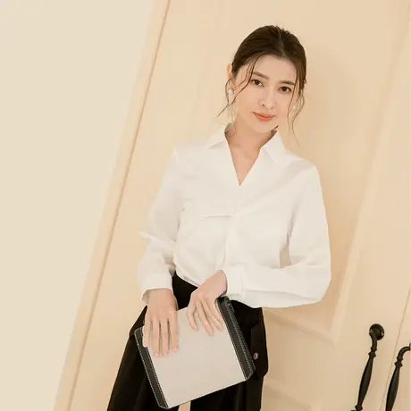 桔熊春秋季微光泽肌理感雪纺衫扭结修身翻领上衣女装大码AB17589图片