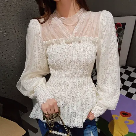 粉红大布娃娃春白色甜美性感收腰网纱拼接蕾丝小衫灯笼袖女2022图片