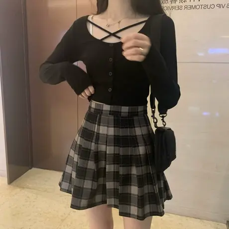 纯欲风交叉长袖黑色T恤秋季2024新款修身显瘦上衣辣妹打底衫女装商品大图