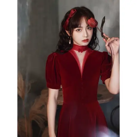 敬酒服新娘2023新款长款丝绒酒红色气质结婚宴会泡泡袖晚礼服裙女图片