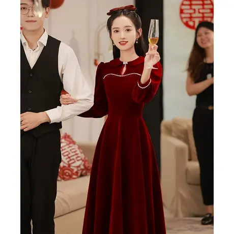 敬酒服新娘冬季长袖酒红色丝绒回门礼服冬天加厚订婚连衣裙甜美风图片