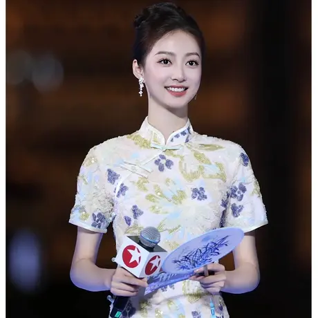 壹絮旗袍新款2023改良新中式年轻款高端订婚礼服小个子冯琳同款秋商品大图