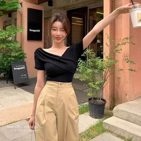 Onoev温柔拼接设计感露肩锁骨纯色短袖T恤女商品大图