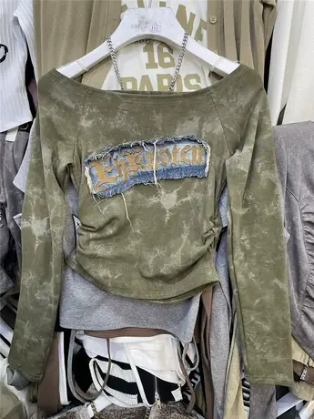 纯欲风晕染一字肩长袖T恤女秋韩版修身牛仔贴布字母褶皱收腰上衣图片