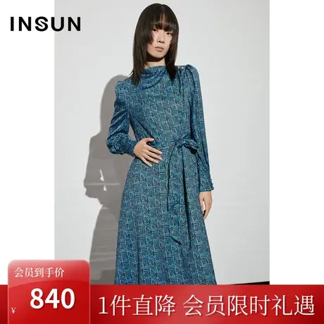 恩裳COVER2023早春新款缎面光泽印花裙子舒适透气微荡领口连衣裙图片