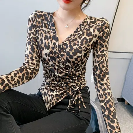 紧身抽绳长袖T恤女2023春秋新款豹纹辣妹上衣性感V领不规则打底衫商品大图