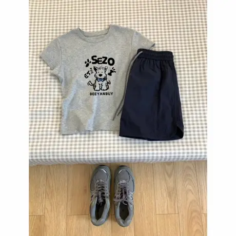 自带时髦慵懶风正肩不漏腰修身短袖t恤女夏季灰色系减龄印花上衣商品大图