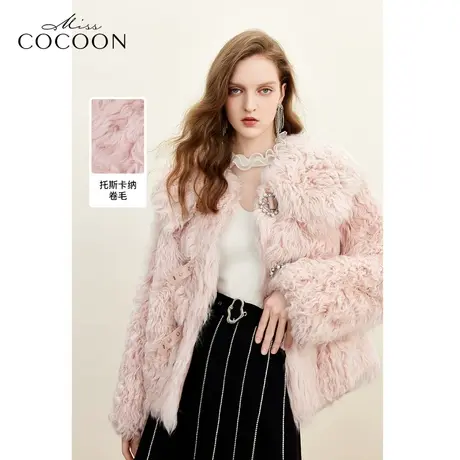 可可尼COCOON冬季新款女大翻领设计爱心扣年会穿搭粉色羊毛皮草女商品大图