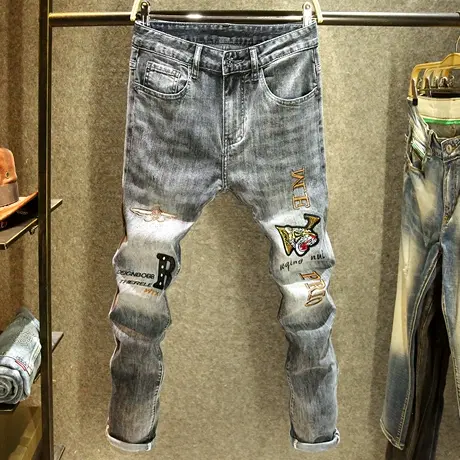 高端潮牌2024新款黑灰色牛仔裤男款修身小脚裤欧洲站潮流时尚长裤图片