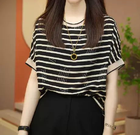 桑蚕丝2023夏季新款外穿洋气小衫女短袖高档妈妈装遮肉条纹上衣图片