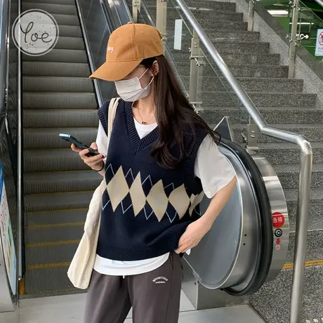 yoe针织马甲背心菱格v领宽松学院风设计感针织衫毛衣春季内搭流行图片