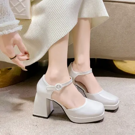 2023年新款法式黑色方头防水台高跟鞋女一字扣带粗跟单鞋包头凉鞋图片