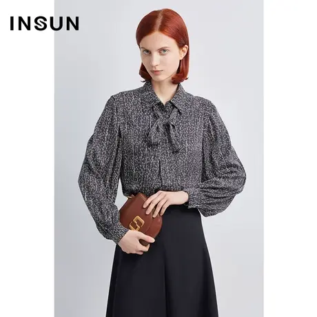 恩裳商场同款秋季时尚艺术感字母印花灯笼袖通勤真丝衬衫商品大图