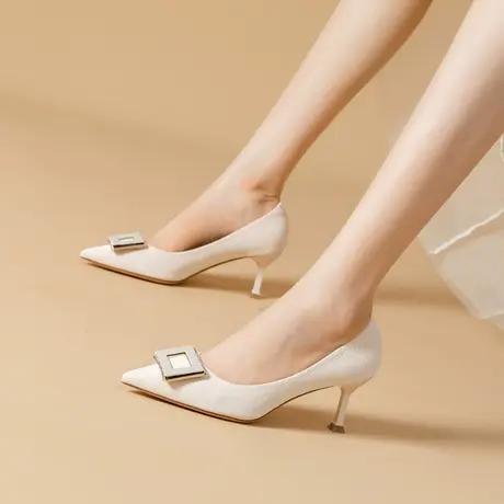 时尚方扣尖头高跟鞋女细跟2023年春季新款性感女神范百搭浅口单鞋图片