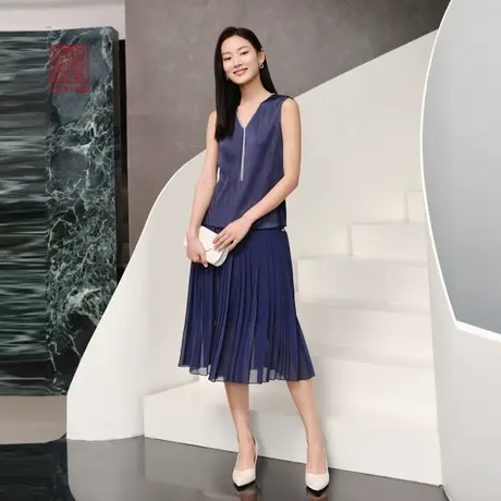 EP雅莹高端系列 优雅简约不对称设计压褶半身裙2023新款3430A图片