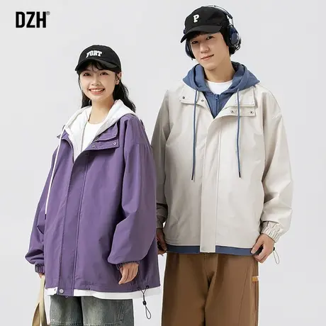 情侣防水冲锋衣男春秋季高级感防风衣2024新款情侣款工装夹克男士图片