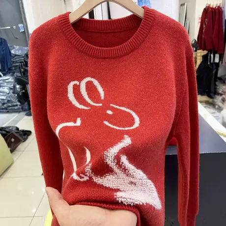 刺绣兔子圆领大红色毛衣女士冬季新款氛围感穿搭过年衣服喜庆小衫图片