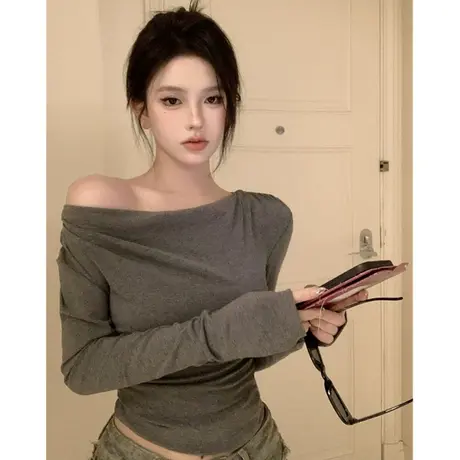 设计感复古褶皱一字领露肩显瘦长袖黑色T恤修身气质锁骨上衣女秋图片
