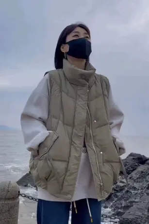 设计感立领羽绒服马甲女外穿2023冬季新款百搭白鸭绒加厚马夹外套商品大图