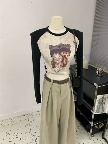 尊嘟可爱~猫咪狗狗图案撞色插肩袖垫肩正肩圆领修身T恤女秋冬新款商品大图