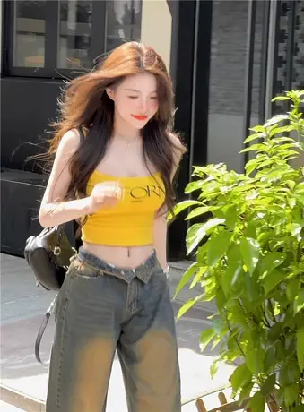 甜辣妹美式吊带背心女夏季纯欲黄色无袖性感欧美显瘦内搭上衣外穿图片