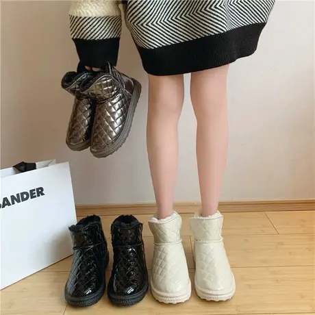 特厚雪地靴女皮毛一体2024年新款加绒棉鞋洋气防水防滑一脚蹬短靴图片