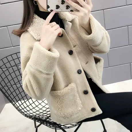 羊毛羔外套女皮毛一体2021年新款女士短款派克服毛外套女秋冬加厚图片