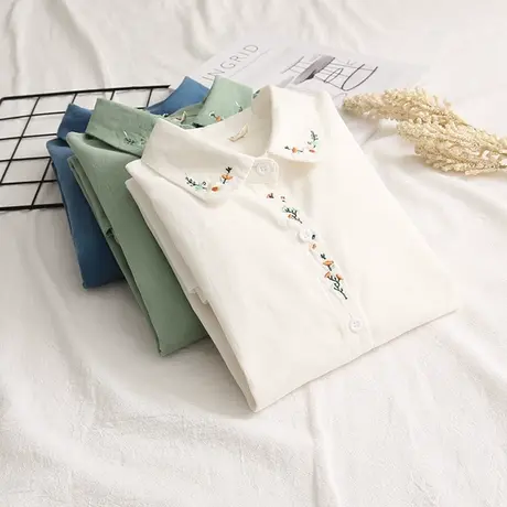 简约白色衬衫女2021春秋新款百搭绣花衬衣纯棉灯芯绒长袖打底上衣图片