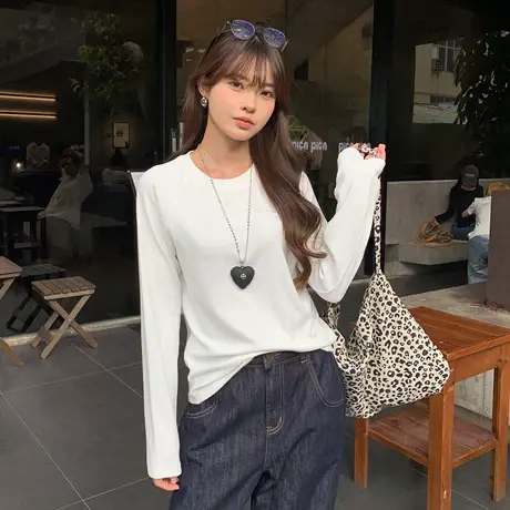 尔给时尚纯色长袖T恤女圆领宽松简约上衣商品大图