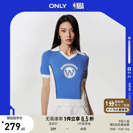 【买5免1】ONLY奥莱2023夏季新款NBA联名款V领字母印花短款针织衫商品大图