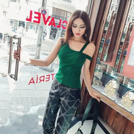 VJE秋冬装新款时尚性感吊带露肩显瘦修身无袖打底针织衫上衣女图片