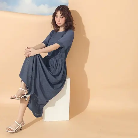 桔熊夏季纯色蕾丝拼接飘逸长裙通勤短袖收腰连衣裙子女大码DA7428图片