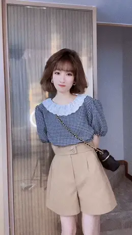 娃娃领格子衬衫女2023夏季新款韩版时尚港味复古圆领泡泡短袖衬衣图片