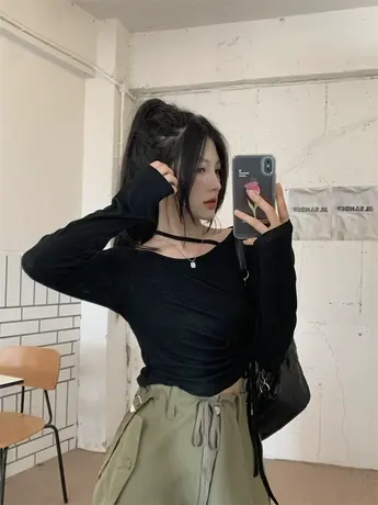 辣妹露肩挂脖抽绳长袖t恤女早秋季设计感小心机别致显瘦短款上衣图片